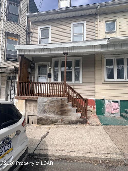 415 W Cherry St, Shenandoah, PA, 17976-2120 | Card Image