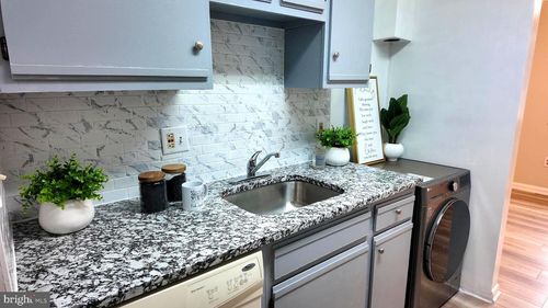 apt-204-1523 Colonial Dr, WOODBRIDGE, VA, 22192-2449 | Card Image