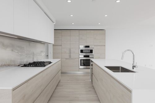 3702-660 Quayside Dr, New Westminster, BC, V3M0P1 | Card Image