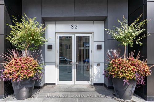 306-32 Davenport Rd, Toronto, ON, M5R0B5 | Card Image