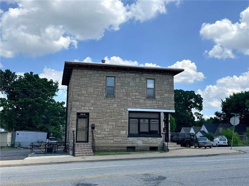 225 N 7 Trafficway, Kansas City, KS, 66101 | Card Image