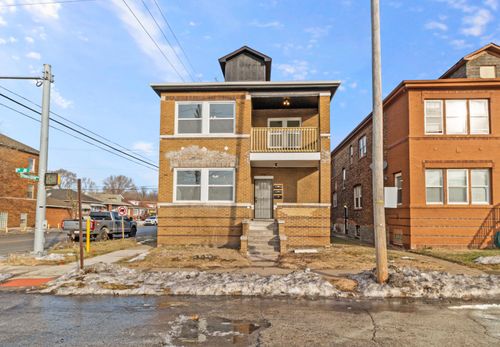 830 W 11th Ave, Gary, IN, 46402-2922 | Card Image