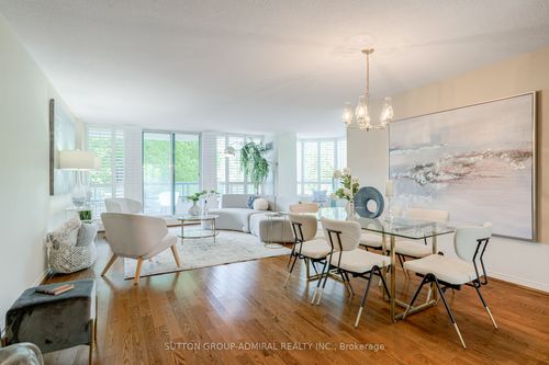 311-7250 Yonge St, Thornhill, ON, L4J7X1 | Card Image