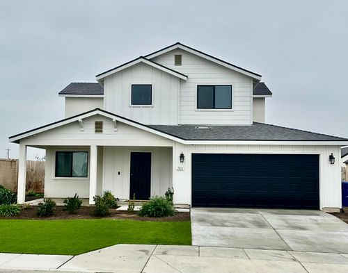 788 Apple St, Dinuba, CA, 93618-3922 | Card Image