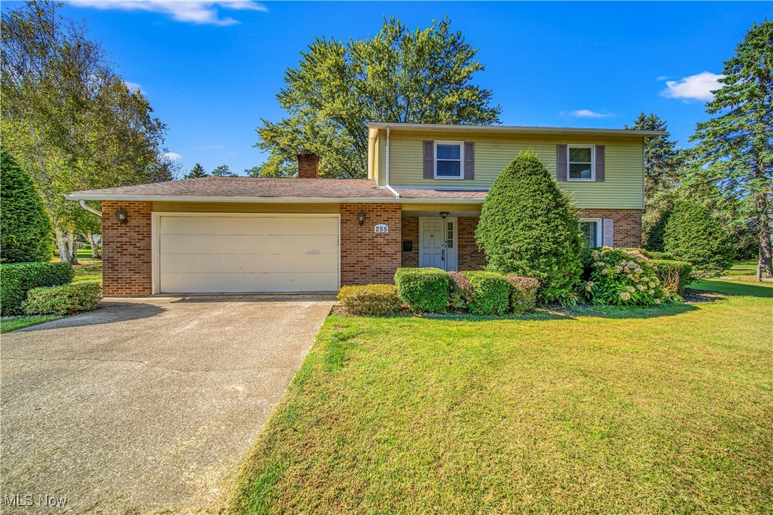 Townsend Ave, Conneaut, OH 44030