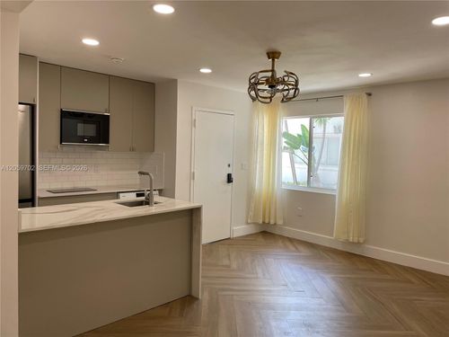 104e-731 6th St, Miami Beach, FL, 33139-6451 | Card Image