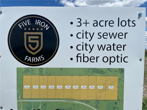 2211 Cedar Bridge Rd, Winterset, IA, 50273-8035 | Card Image