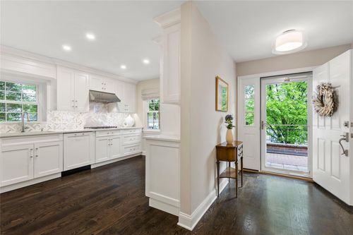 1050 Boston Post Rd, Rye, NY, 10580-2902 | Card Image