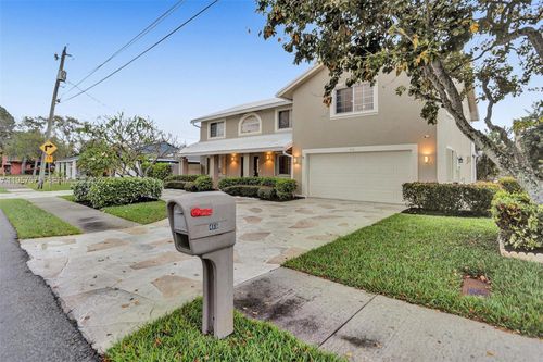 466 Ne 8th Ave, Deerfield Beach, FL, 33441-2118 | Card Image