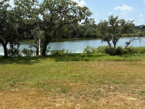 4420 Leslies Way, Dickinson, TX, 77539-2121 | Card Image