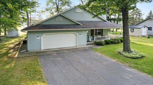 132 White Deer Trl, Prudenville, MI, 48651-9704 | Card Image