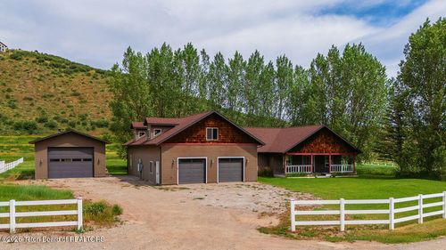 125 Wagon Rut Ln, Auburn, WY, 83111-5067 | Card Image