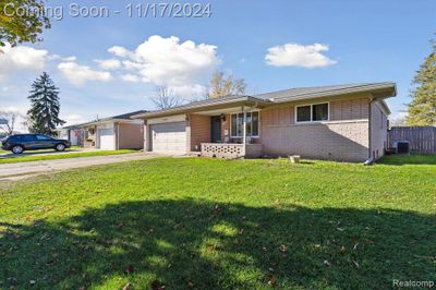 25459 Burg Street, Home with 3 bedrooms, 1 bathrooms and null parking in Warren MI | Image 3