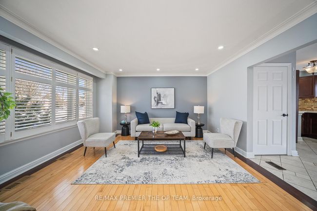 53 Hawman Ave, House other with 5 bedrooms, 2 bathrooms and 8 parking in Nobleton ON | Image 4