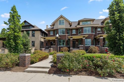 370 E Grand Blvd, Detroit, MI, 48207-3619 | Card Image