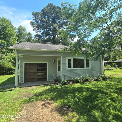 301 Fort Rd, New Bern, NC, 28560-8209 | Card Image