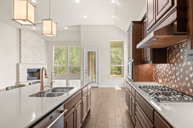 433 Stoney Point Rd, House other with 4 bedrooms, 3 bathrooms and null parking in Austin TX | Image 11