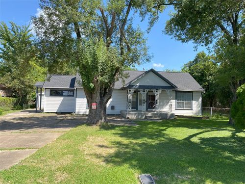 305 Pampa St, Pasadena, TX, 77504-1447 | Card Image