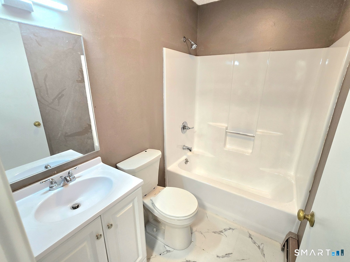 Residential Lease in Hartford 3