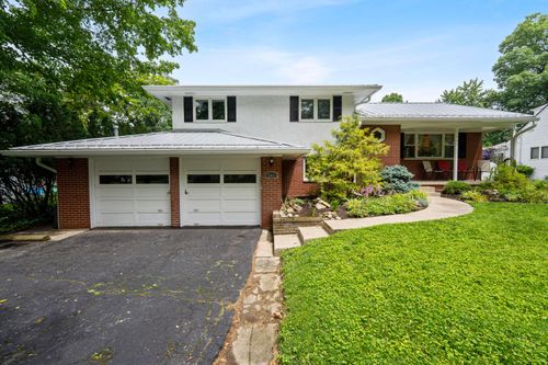 582 E Stanton Ave, Columbus, OH, 43214-1322 | Card Image