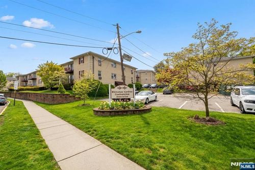 380 Hoover Ave, Bloomfield, NJ, 07003-3979 | Card Image