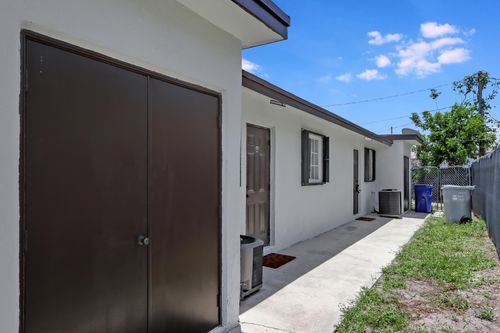 350 Ne 25th Court, Pompano Beach, FL, 33064 | Card Image