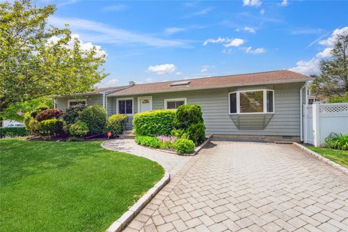1 Brian St, Plainview, NY, 11803-2101 | Card Image