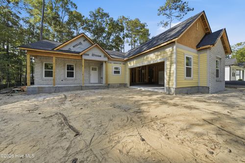686 Folly Dr Se, Bolivia, NC, 28422-7744 | Card Image