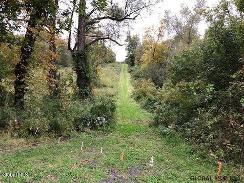 100 Kruger Rd, Selkirk, NY, 12158-2711 | Card Image