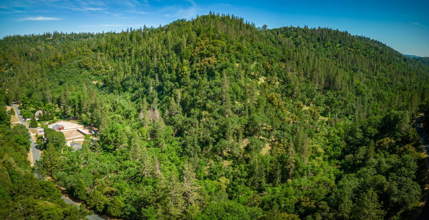 Land in Grass Valley