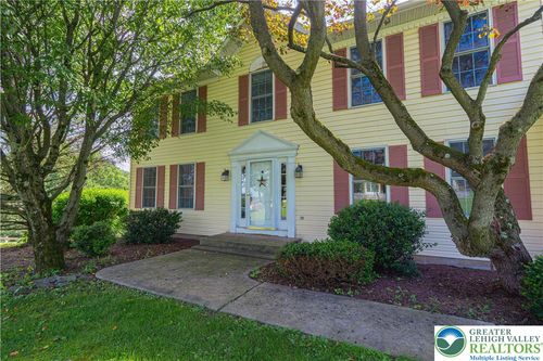 5460 Devonshire Ct, Laurys Station, PA, 18059-1309 | Card Image