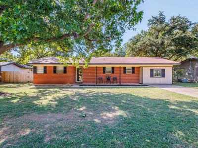 2205 12th Street, House other with 3 bedrooms, 1 bathrooms and null parking in Brownwood TX | Image 1