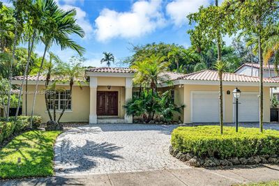 526 Madeira Ave, House other with 3 bedrooms, 3 bathrooms and null parking in Coral Gables FL | Image 1