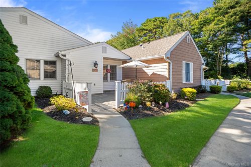 152 Revere Dr, Sayville, NY, 11782-1362 | Card Image