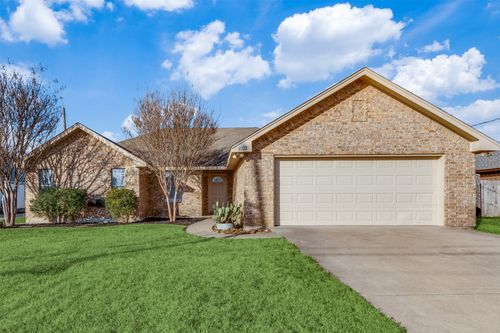 1521 Shawnee Rd, Waxahachie, TX, 75165-7121 | Card Image