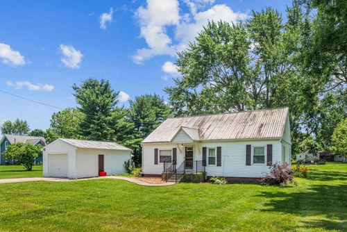 107 Vine St, Ashley, OH, 43003-9765 | Card Image