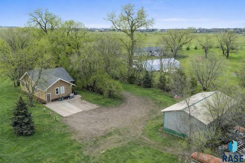 28286 Bartlett Ave, Canton, SD, 57013-5850 | Card Image