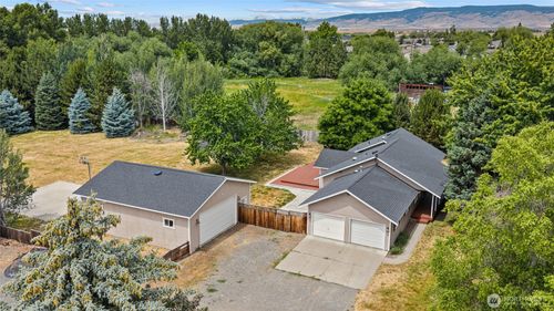 611 E Kyllo Rd, Ellensburg, WA, 98926-8808 | Card Image