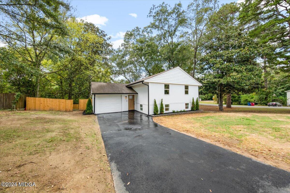 Lake Valley Rd, Macon, GA 31210
