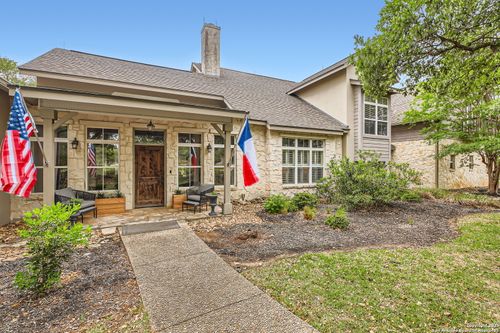 8694 Rolling Acres Trl, Fair Oaks Ranch, TX, 78015-4065 | Card Image