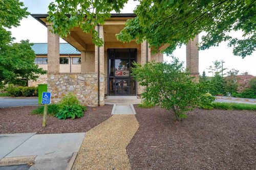 847 Martin Luther King Jr Way, HARRISONBURG, VA, 22801-4393 | Card Image