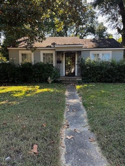 Single story home with a front lawn | Image 2