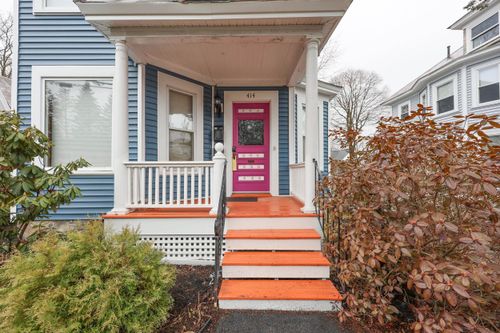 414 Walnut St, Manchester, NH, 03104-2543 | Card Image