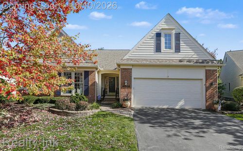 4646 Roundtree Dr, Brighton, MI, 48116-5139 | Card Image