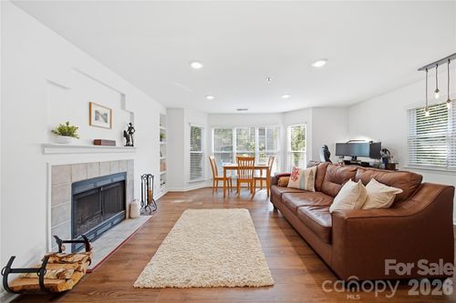 2a-509 N Graham St, Charlotte, NC, 28202-2494 | Card Image