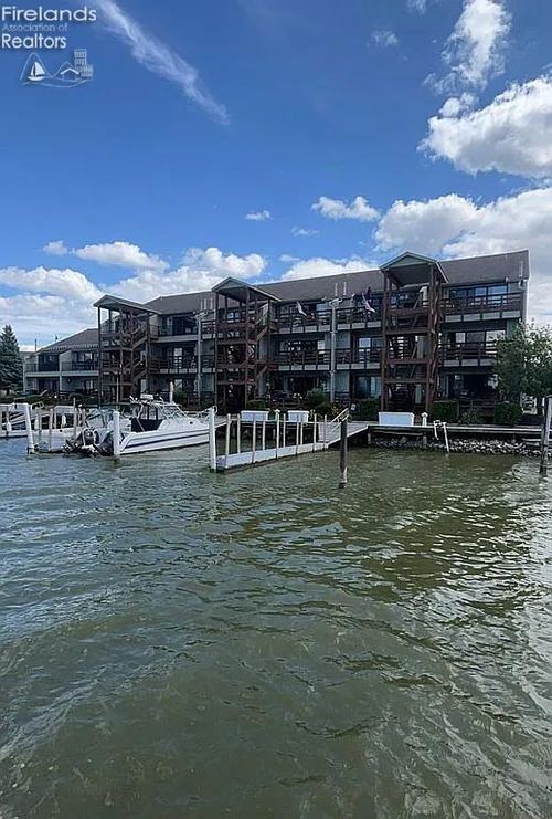 h5-1777 N Windward Dr, Port Clinton, OH, 43452-3671 | Card Image