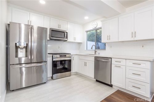 45-10125 De Soto Ave, Chatsworth, CA, 91311-3211 | Card Image
