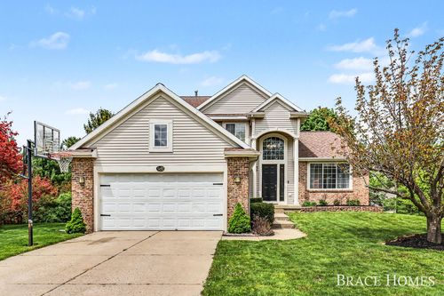 5453 Hartfield Ct Se, Ada, MI, 49301-7715 | Card Image