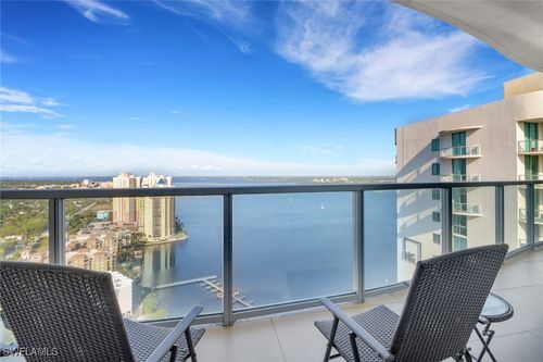 mph6-3000 Oasis Grand Blvd, FORT MYERS, FL, 33916-1524 | Card Image