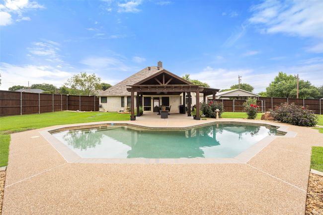 230 Bent Tree Trl, House other with 3 bedrooms, 2 bathrooms and null parking in Burleson TX | Image 27